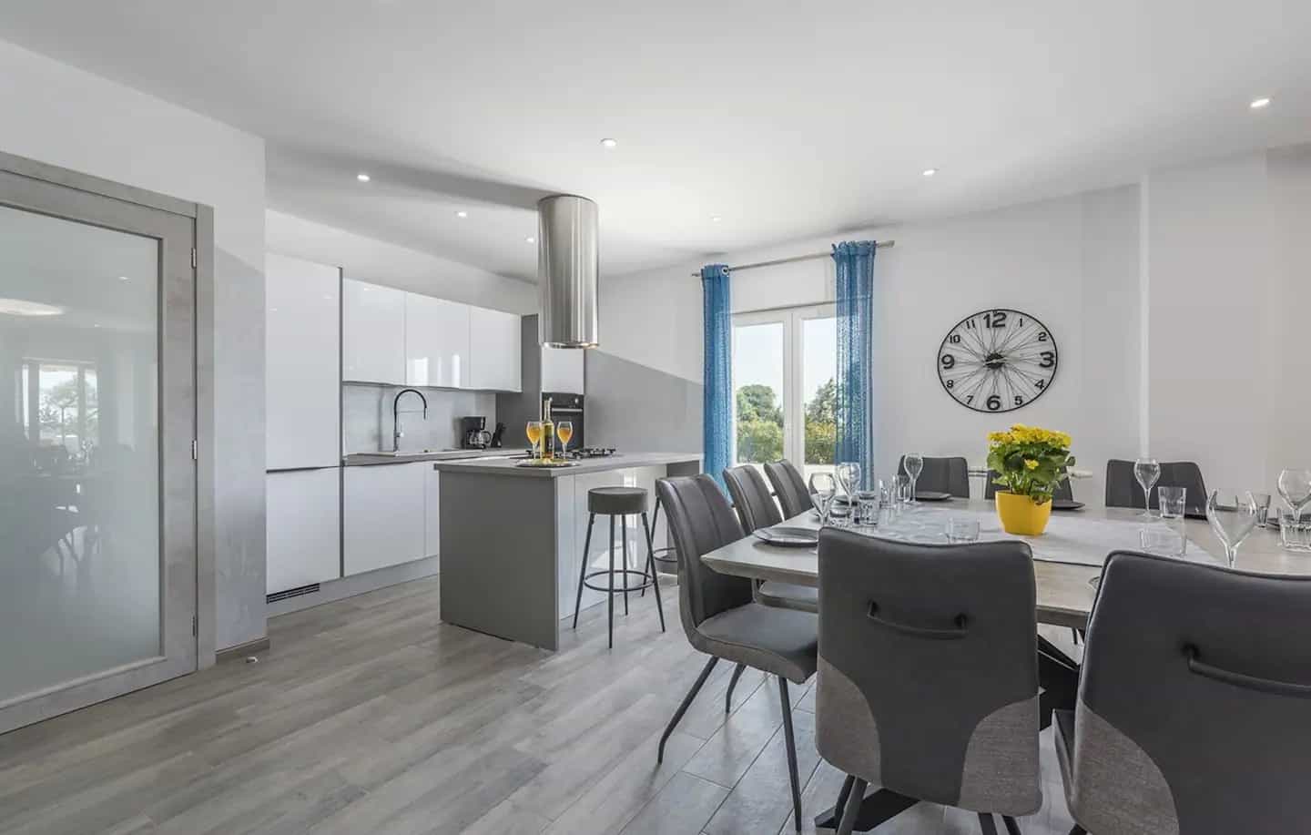 Villa Panorama dining area in Gajana, Istria